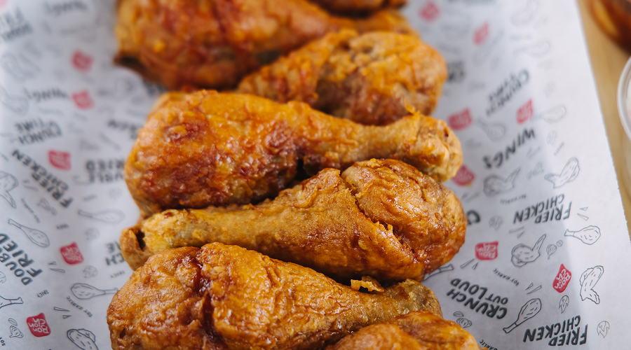 5 Restaurant Chains With the Best Wings, According to Chefs